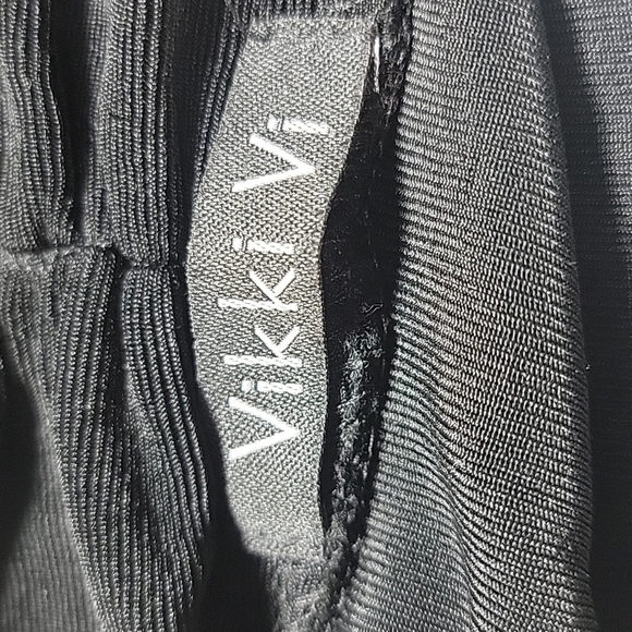 Vikki Vi size OX black long cover up. Open in front - Picture 9 of 10